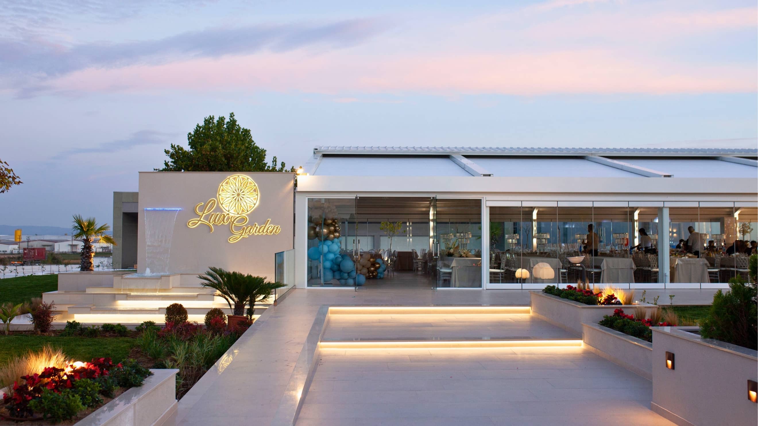 Κήπος Lux Garden στολισμένος για εκδήλωση