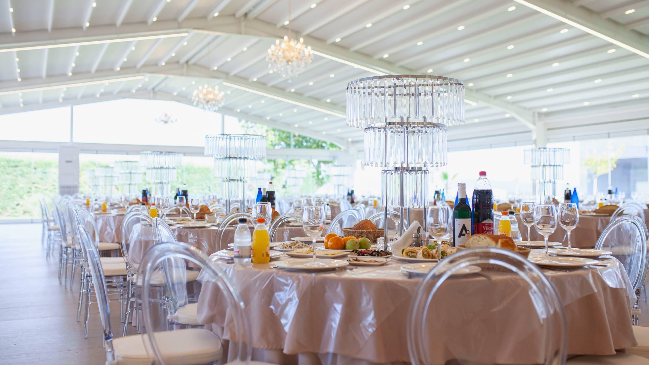 Εξωτερικός χώρος Lux Garden με παιδική χαρά